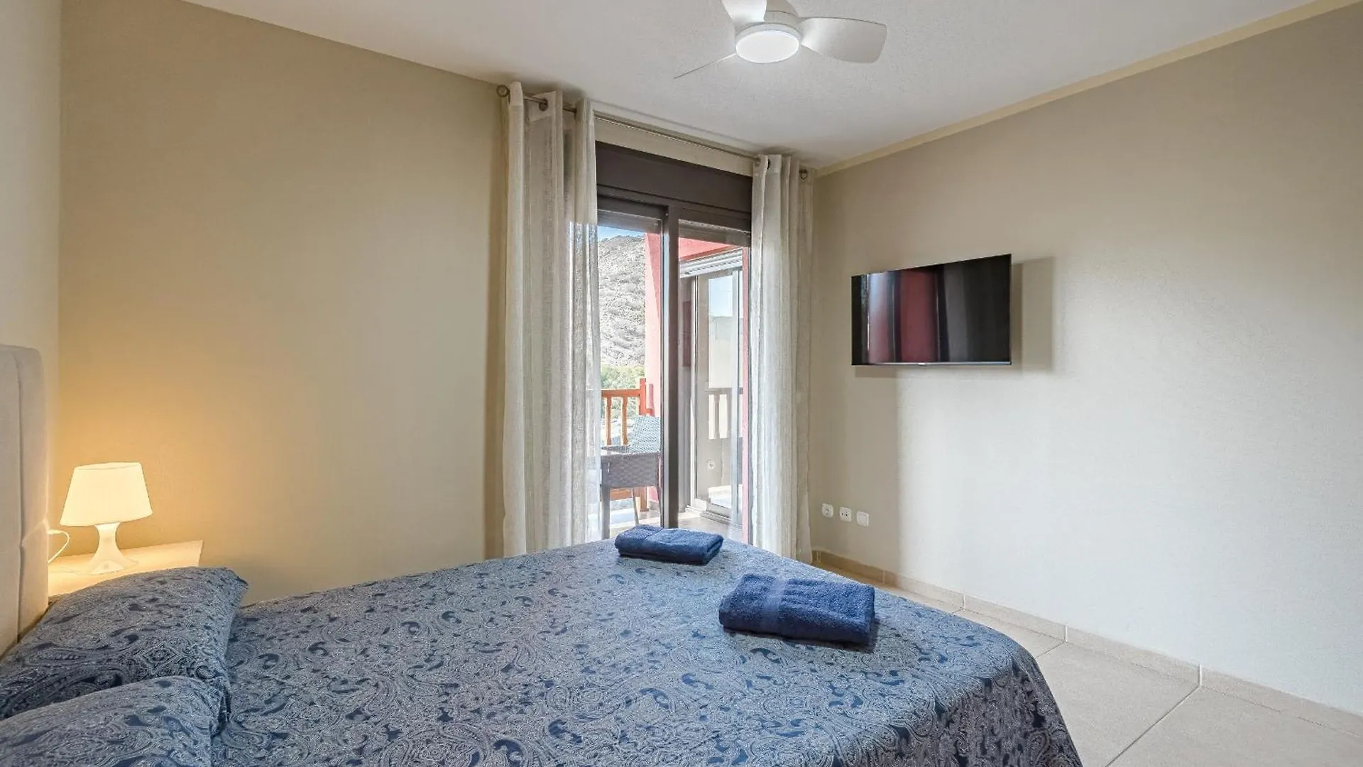 Beautiful Renovated Apartment With Terrace And Air Condition In Mocan 4 Palm Mar Эль-Пальмар