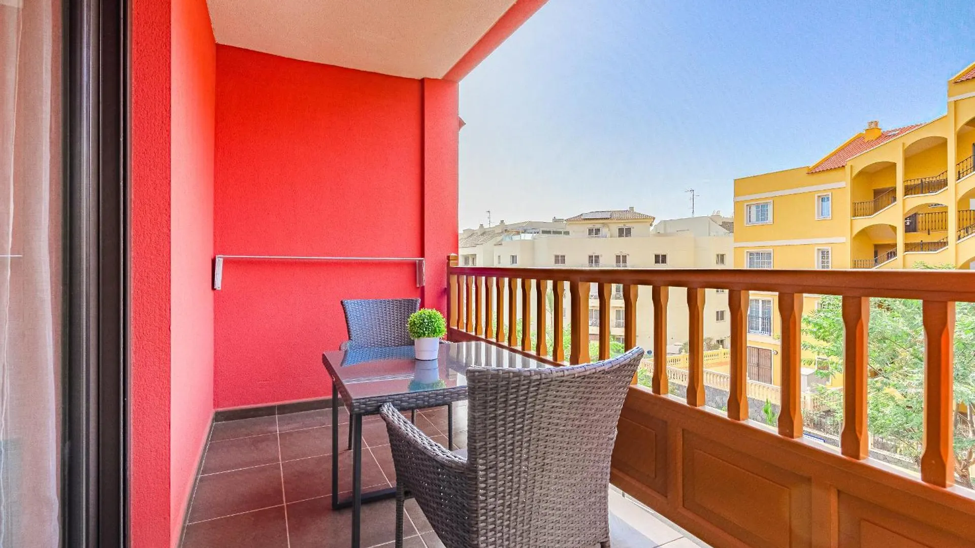 Beautiful Renovated Apartment With Terrace And Air Condition In Mocan 4 Palm Mar 0*, Palm-mar Španělsko