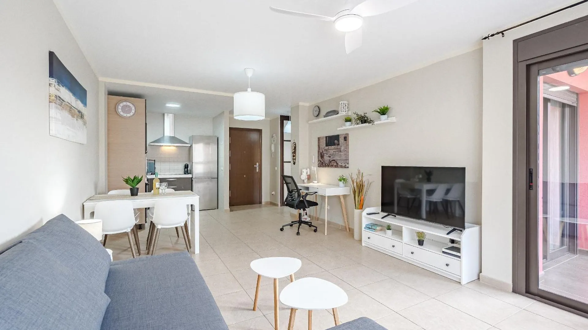 Beautiful Renovated Apartment With Terrace And Air Condition In Mocan 4 Palm Mar Španělsko