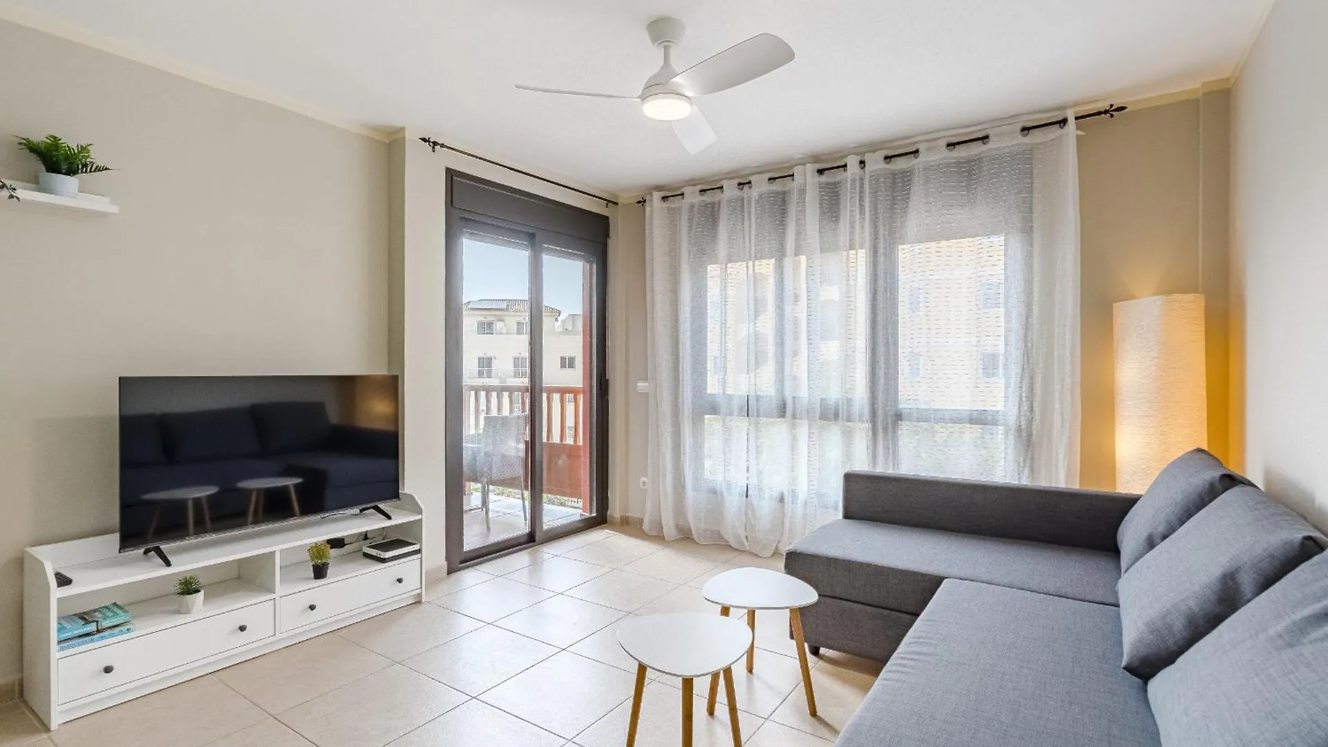 Beautiful Renovated Apartment With Terrace And Air Condition In Mocan 4 Palm Mar