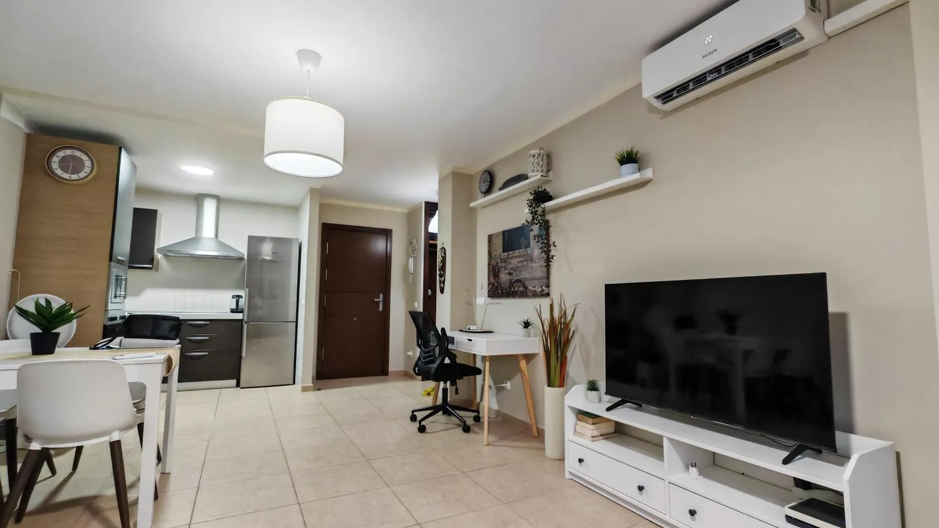 Beautiful Renovated Apartment With Terrace And Air Condition In Mocan 4 Palm Mar Španělsko